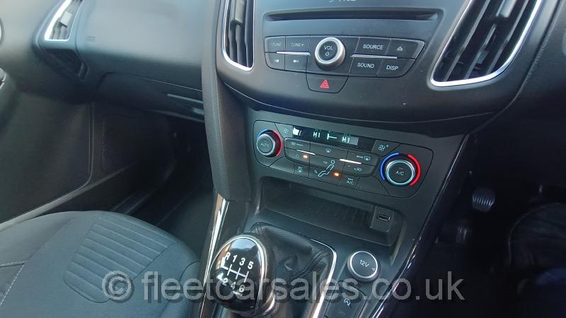 ford focus titanium 1.5 interior
