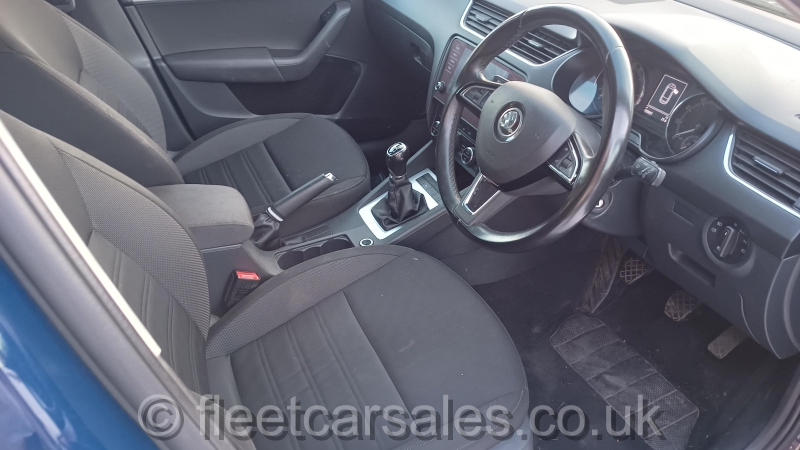 skoda octavia se technology 2.0 tdi front seats
