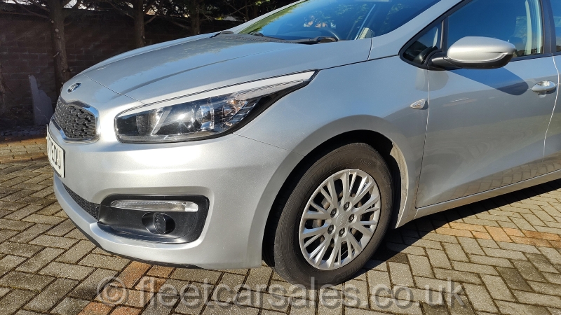 kia ceed 1.6 crdi front