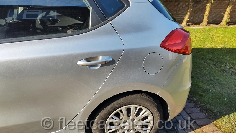 kia ceed rear door