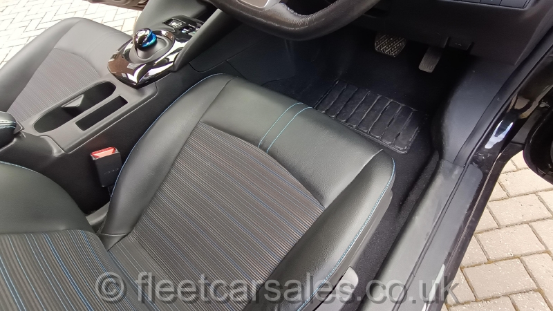 nissan leaf 2019 interior drivers seat