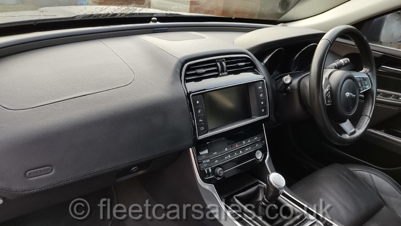 jaguar xe portfolio dash