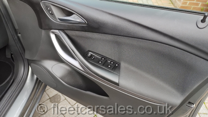 vauxhall astra k driver door panel