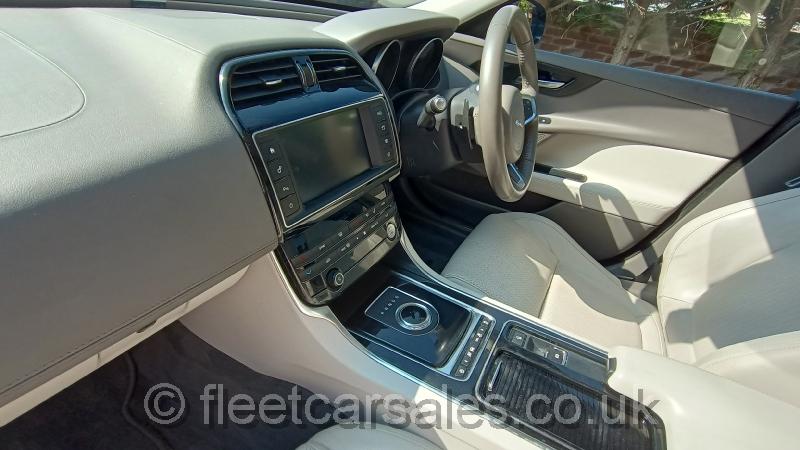 2018 jaguar xe leather trim