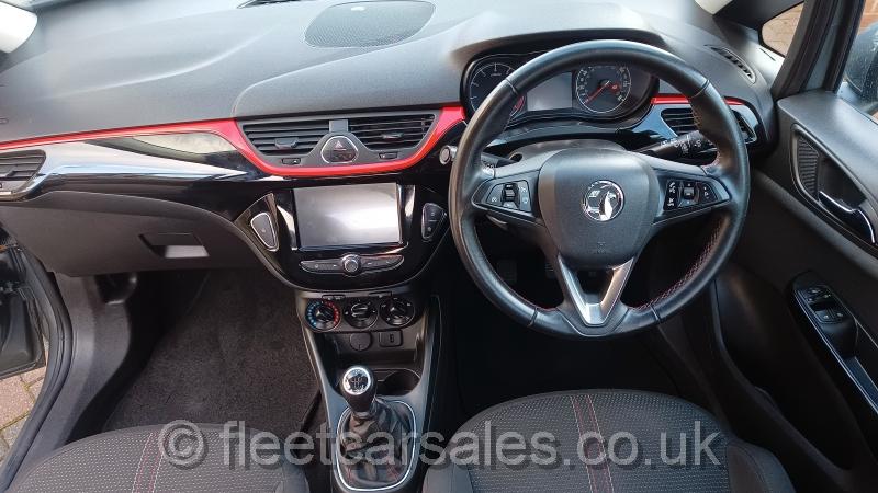 corsa sri 2019 cockpit