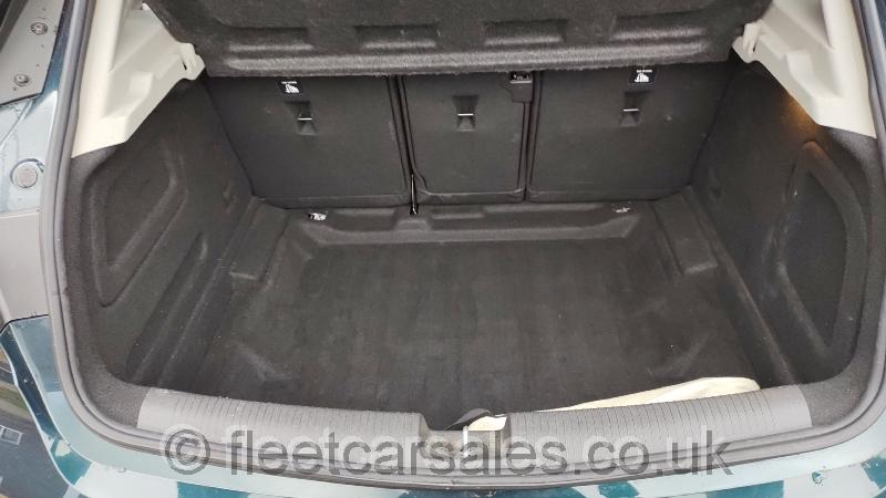 vauxhall astra elite boot space