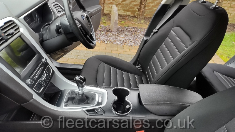Ford Mondeo Zetec 1.5 interior