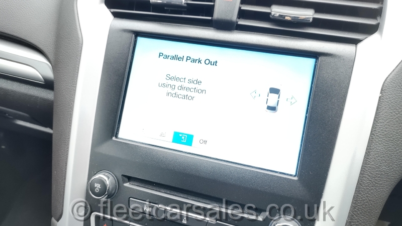 Ford Mondeo Zetec parrallel park