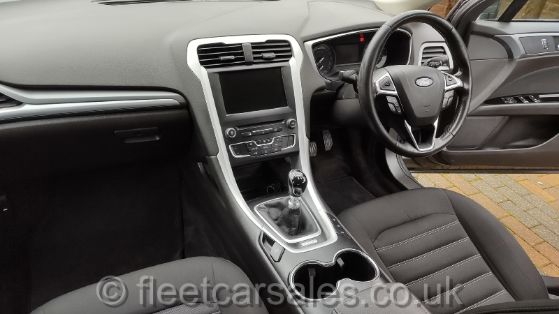 Ford Mondeo Zetec 1.5 dashboard