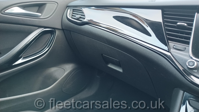 astra cdti sri ebony dash