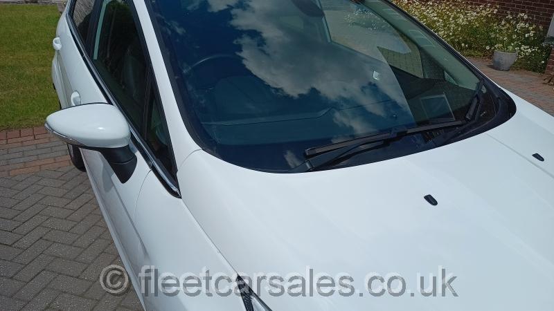ford fiesta 1.5 TDC titanium heated front screen