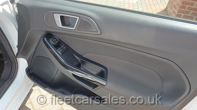 2017 fiesta titanium electric windows