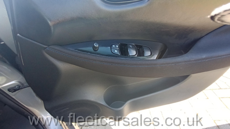 leaf accenta electric windows