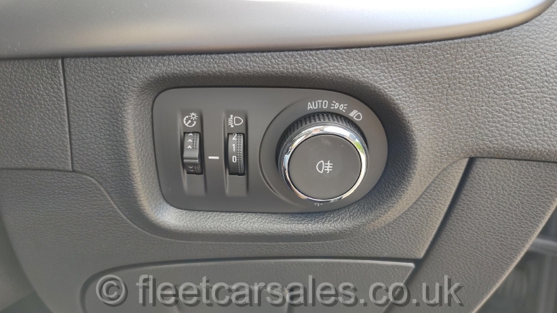 vauxhall astra auto lights