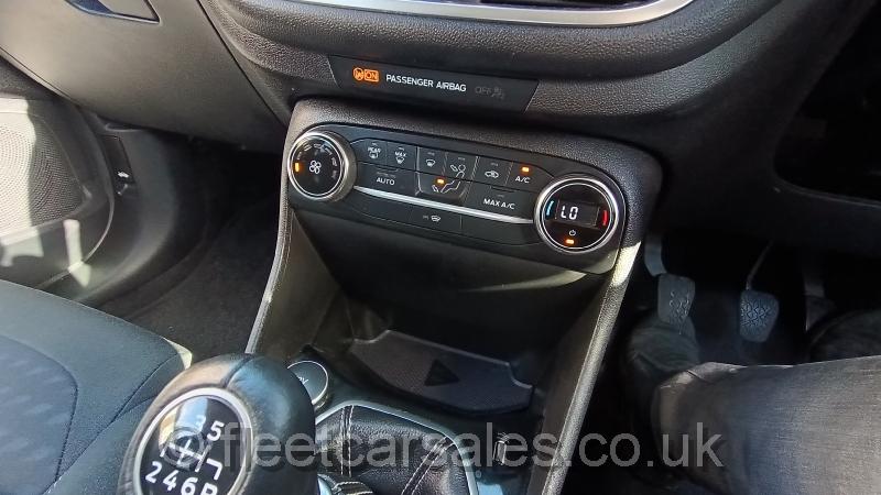 ford fiesta titanium climate control