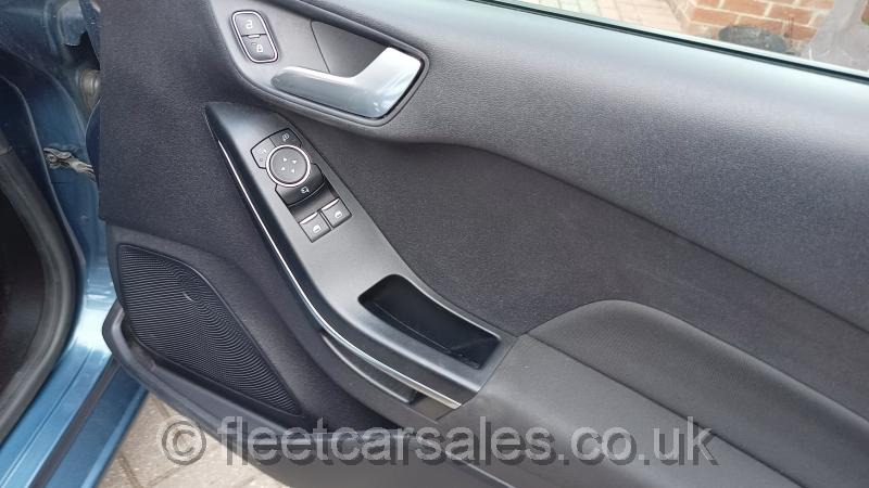 ford fiesta titanium door panle