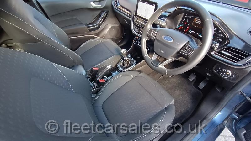 ford fiesta titanium 2019 cockpit