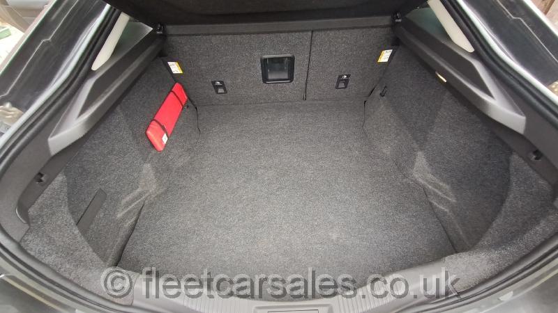 2016 mondeo titanium boot area