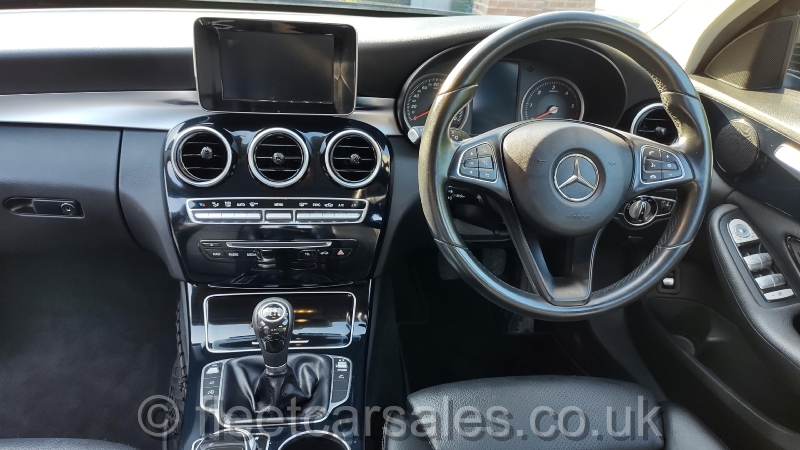 mercedes benz c 200d cockpit