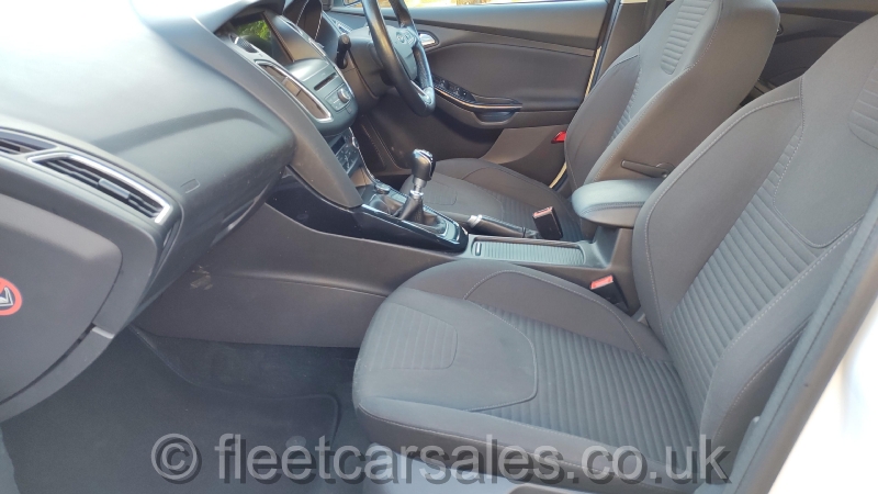 focus-titanium-front-seats
