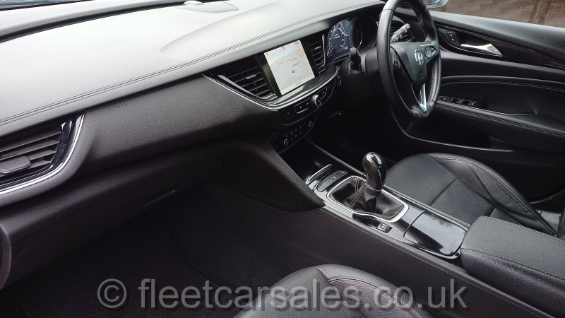 2018 insignia elite leather trim seating