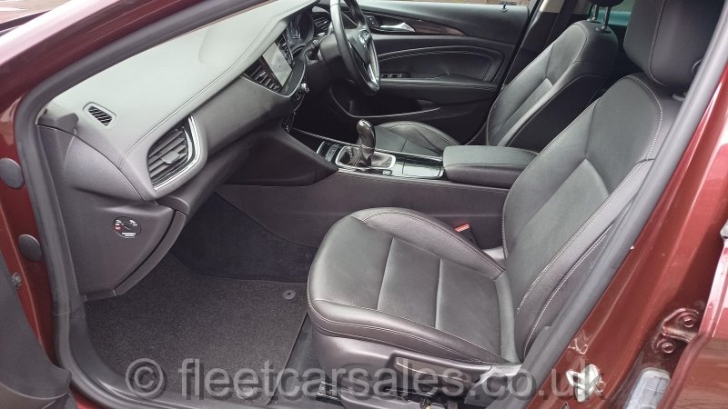 2018 insignia elite leather trim seats