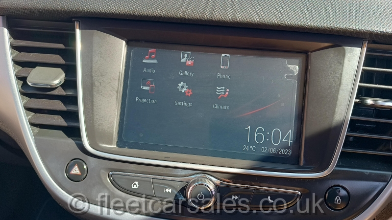 crossland x media screen