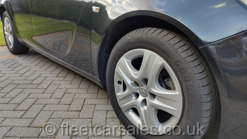 Vauxhall Insignia 1.6 CDTi Design wheel trim