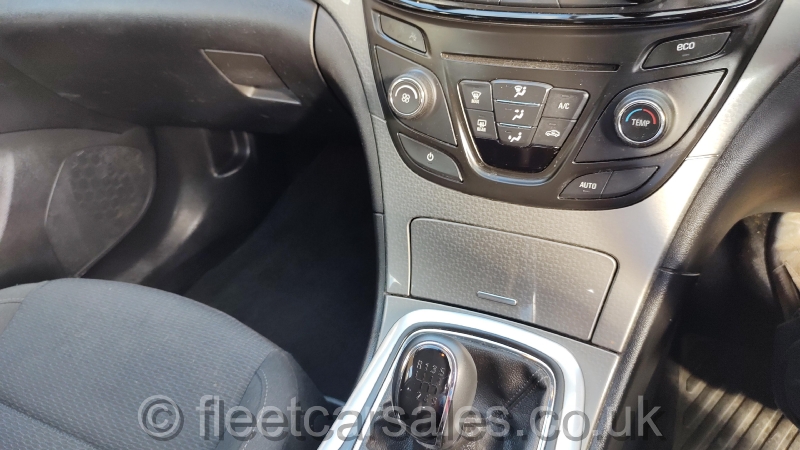 Vauxhall Insignia 1.6 CDTi Design interior