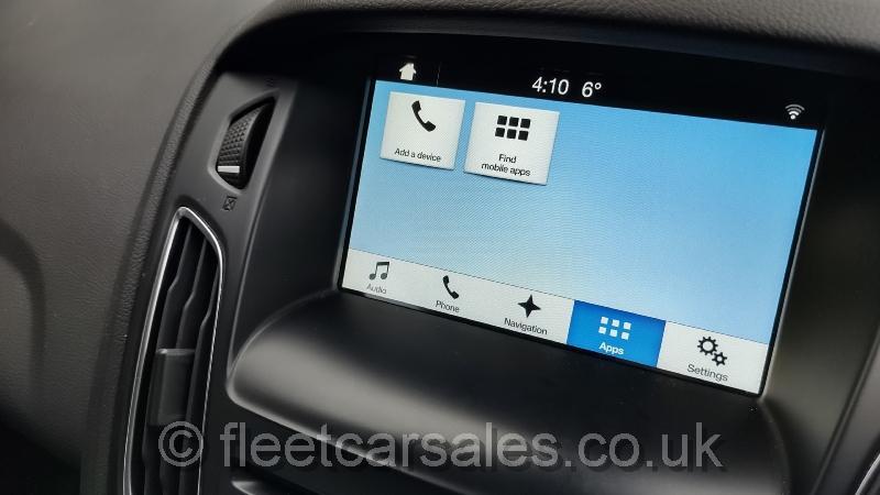 ford-focus-titanium-google-apps