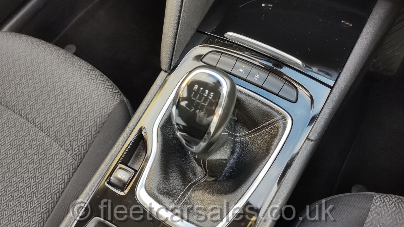 vauxhall insignia new shape estate 6 speed