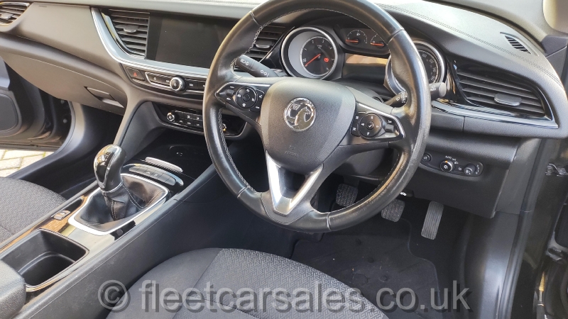 vauxhall insignia new shape estate dash