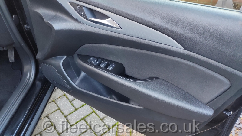 vauxhall insignia new shape estate door panel