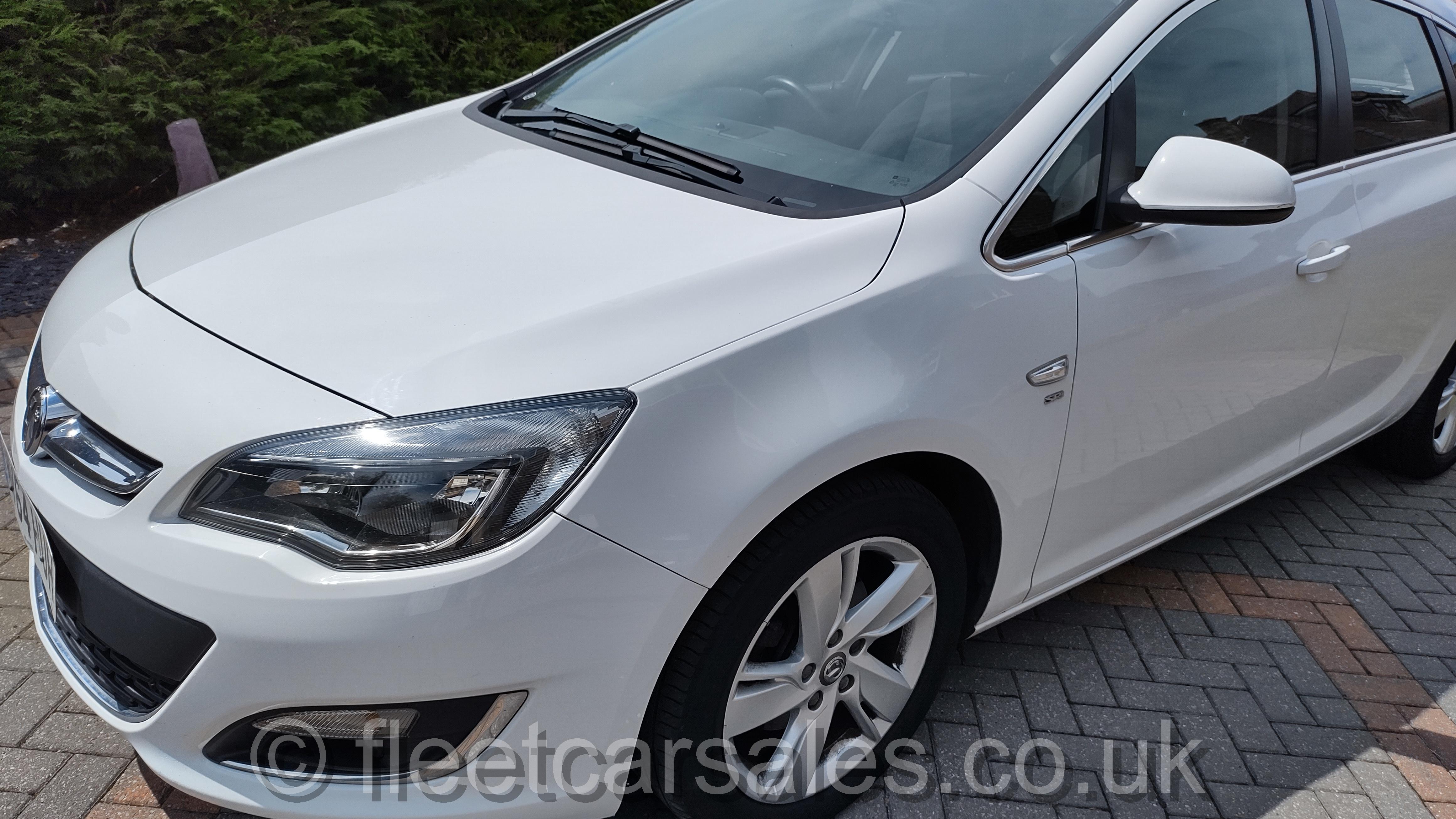 Vauxhall Astra SRI DTi 136 bhp 16V
            5 door hatchback