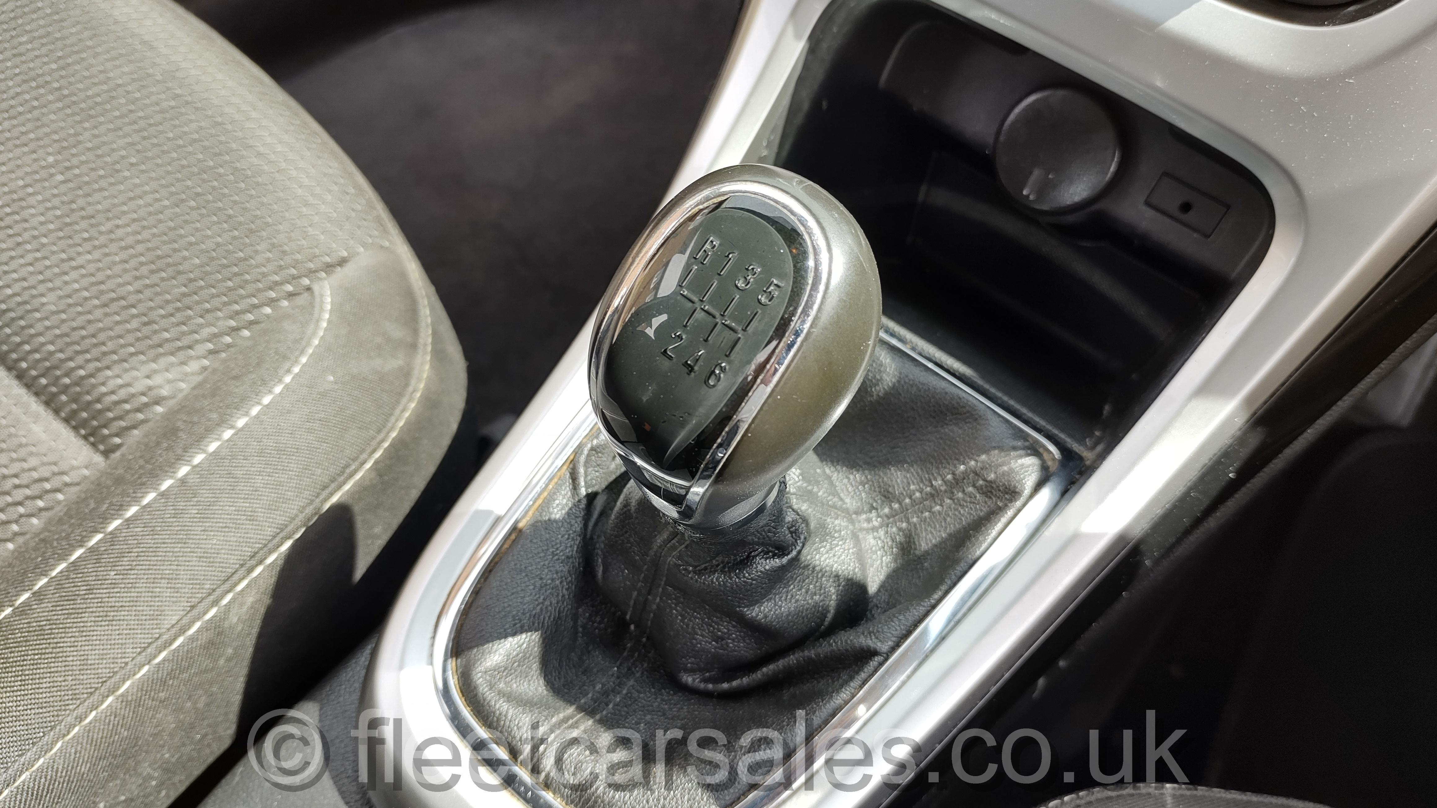 Vauxhall Astra SRI DTi 136 bhp 16V
            5 door hatchback 6 speed box