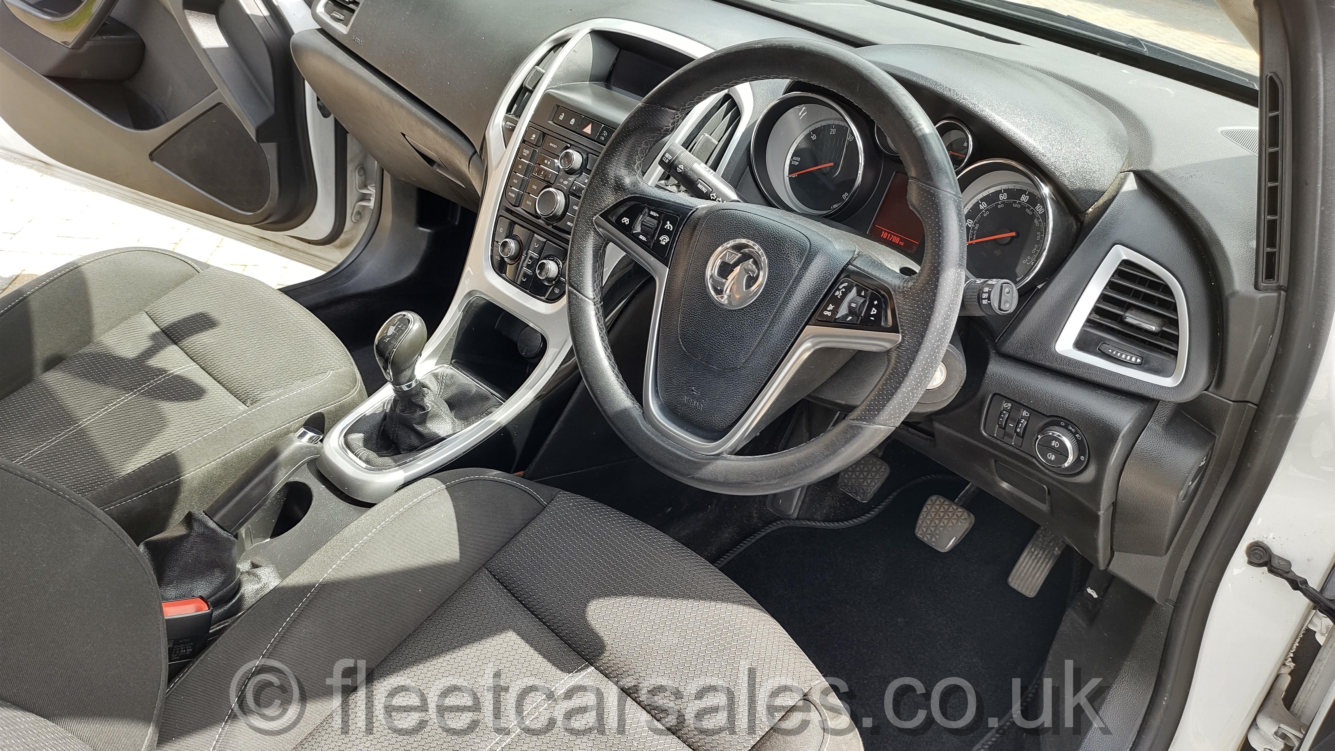 Vauxhall Astra SRI DTi 136 bhp 16V
            5 door hatchback drivers