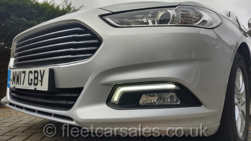 Ford Mondeo Zetec 1.5 TDCi daylight running lights