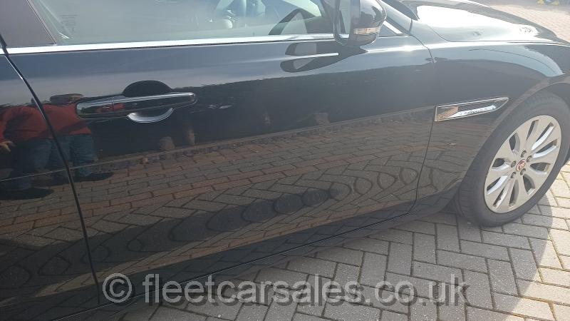 Jaguar XE presige drivers door