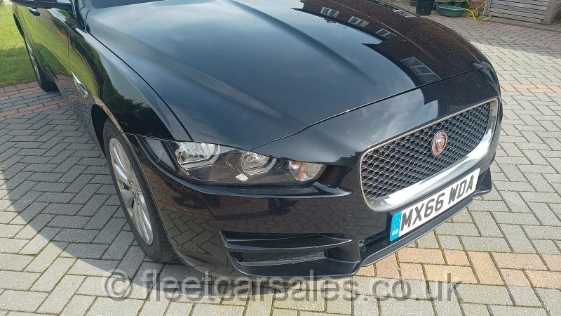 Jaguar XE presige front grill