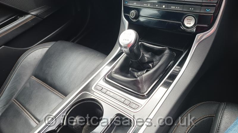 jaguar xe prestige 2.0d manual