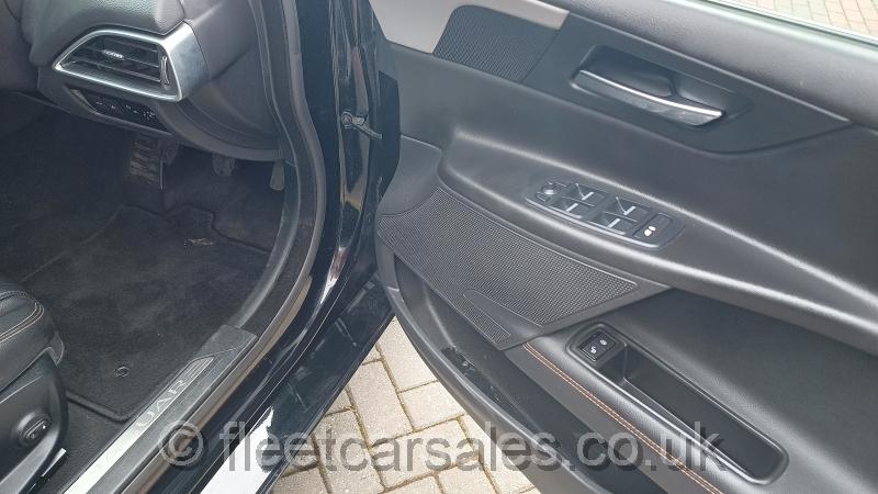 jaguar xe prestige black leather door panel