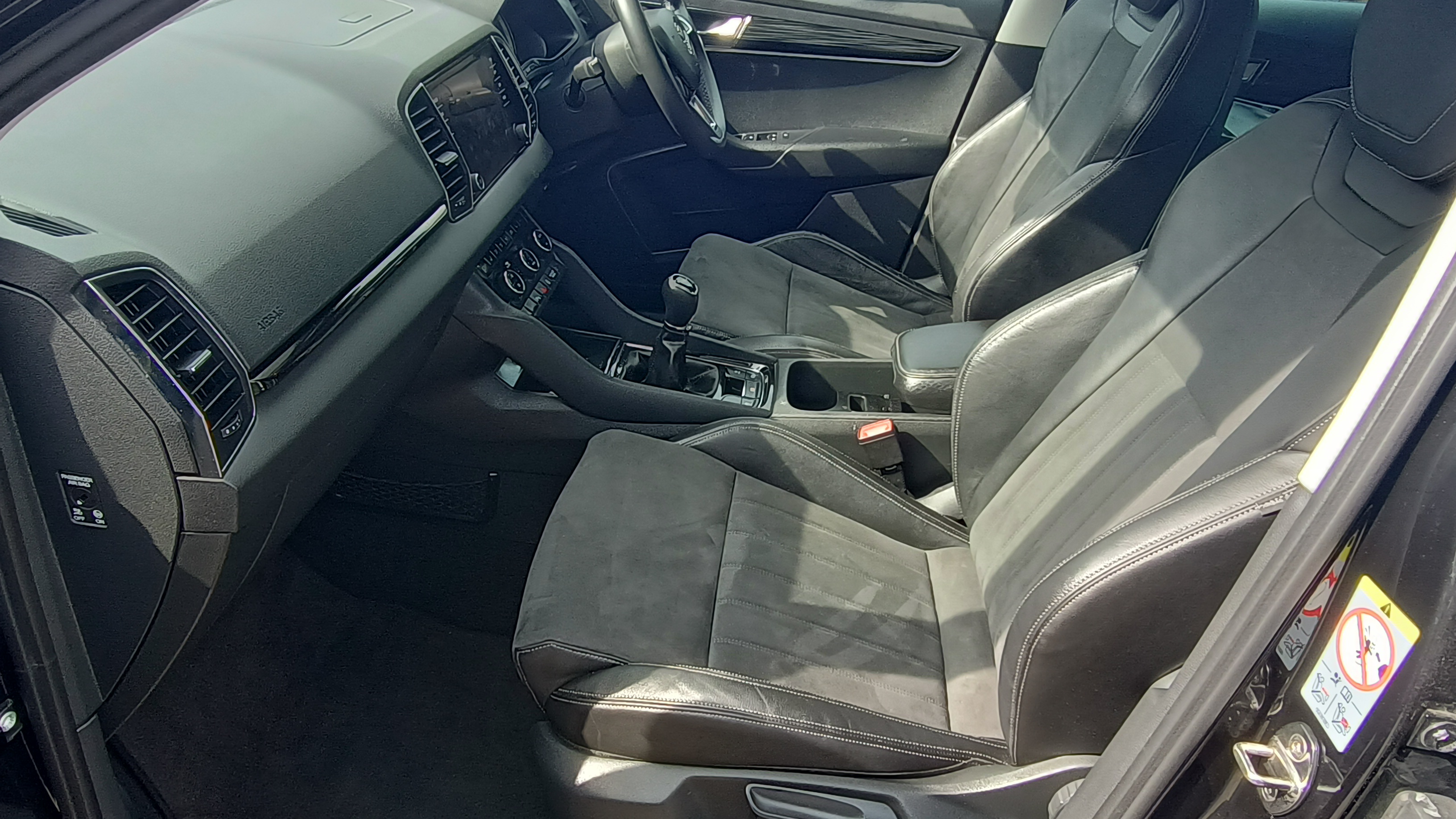 karoq se interior trim