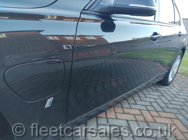 bmw 330e sport charge sockets