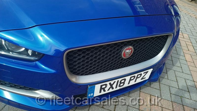 Jaguar XE R Sport 2.0 D caesium blue metallic grill