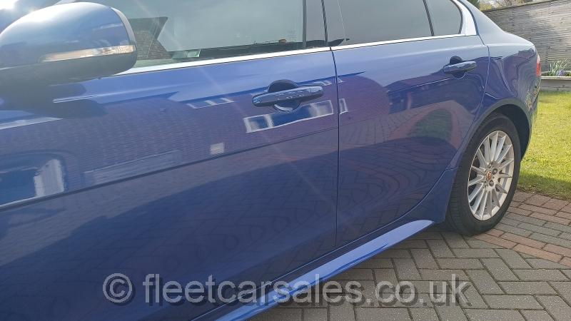 Jaguar XE R Sport 2.0 D caesium blue ns