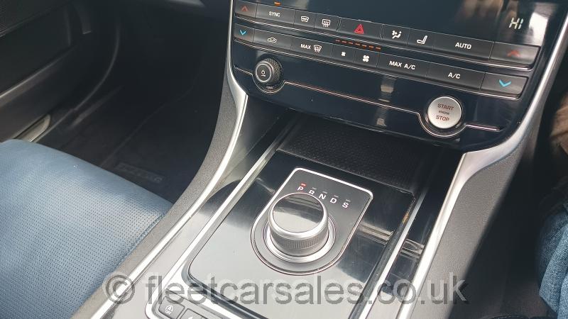 Jaguar XE R Sport 2.0 D automatic