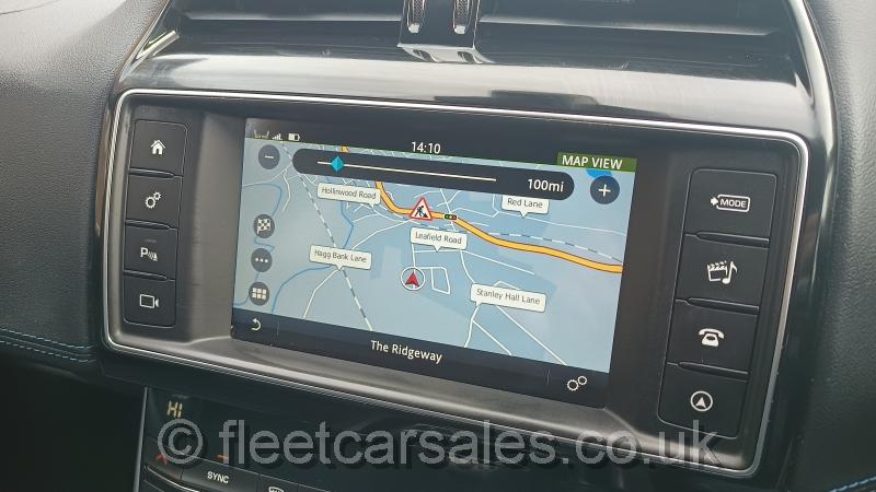 Jaguar XE R Sport 2.0 D navigation