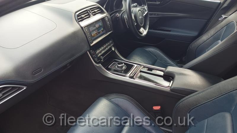 Jaguar XE R Sport 2.0 D seeats