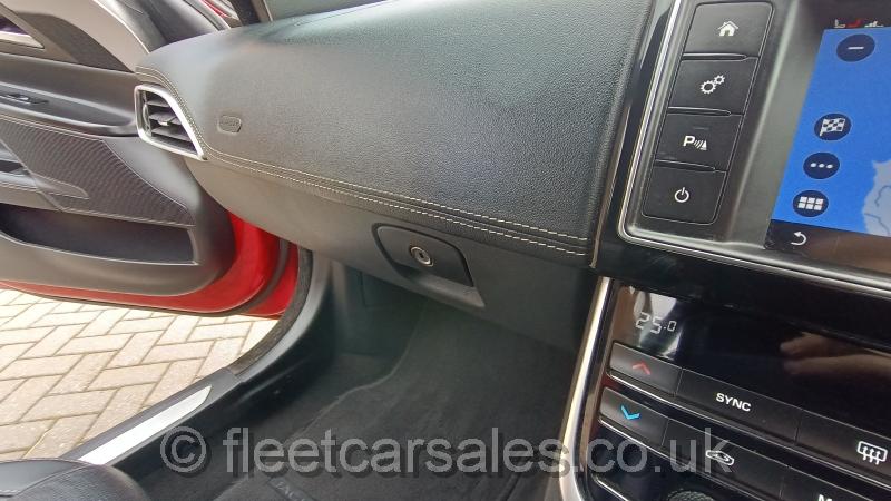 jaguar xe sport r 180 airbags