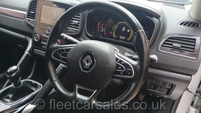 koleos dynamique cockpit